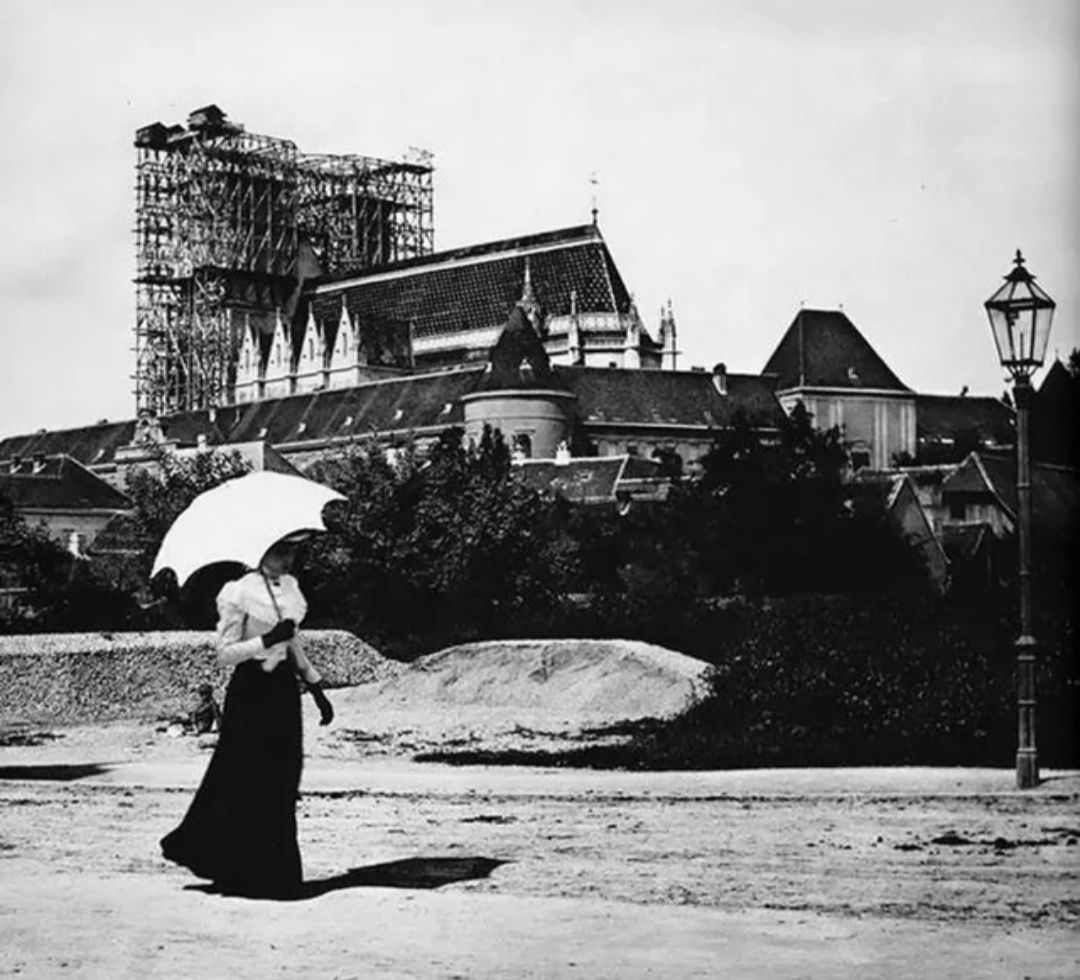 Katedrala u gradnji 1900. godine, pogled iz Vlaške